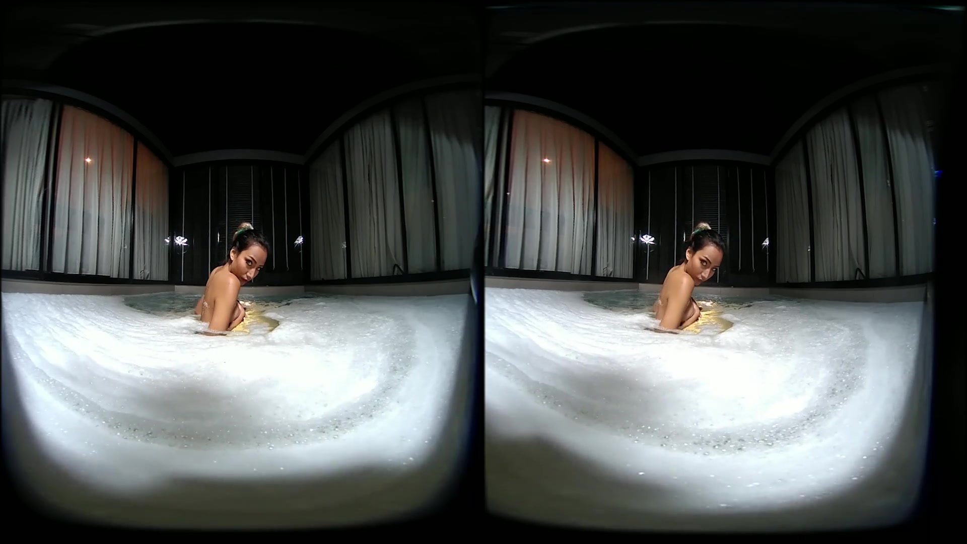 Big Foam Bathing With An Asian Model - VRpussyVision