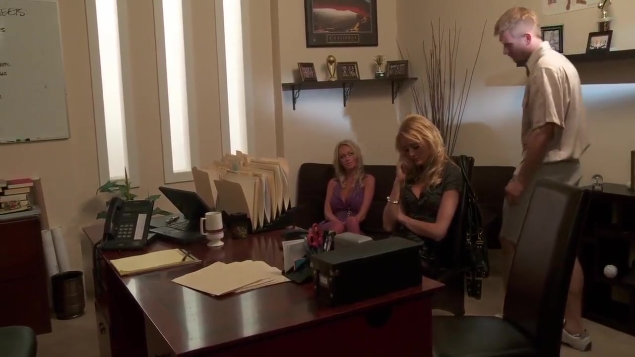 Threesome Sex With Her Friend Are Milf Gets With Paige Ashley