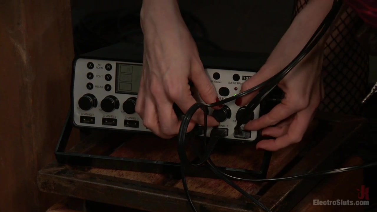 Mona Wales Lotus Lain Mia Li Lorelei Lee in True Bdsm Romance: The Destruction Of Mia Li - Electrosluts