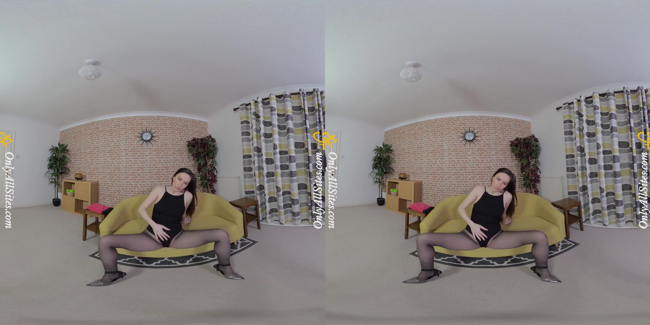 Sophia Smith - British Babe Sexy Striptease - OnlyTease