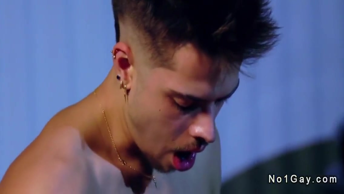 Gay Anal Sex In Convertable In The Middle Of The Night 6 Min - Des Irez