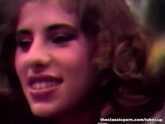 Special sex pleasure for retro girl