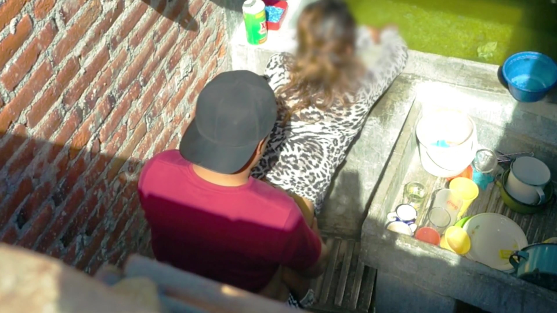 Le Ayude A Mi Vecino A Limpiar Y Me Pago Con Una Rica Follada