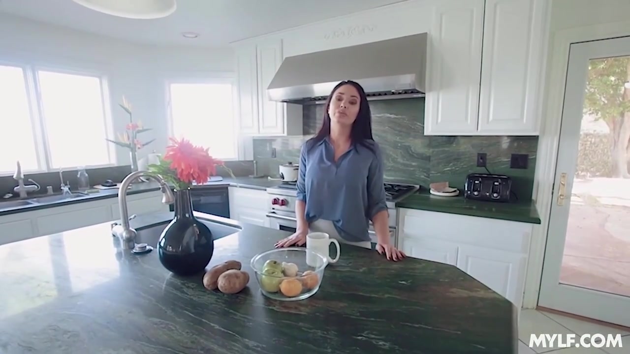 Horny Step mom Hardcore Movie - MYLF