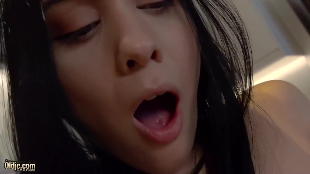 Sexy Young Babe Hardcore Sex With Old Man She Gives Deepthroat Blowjob