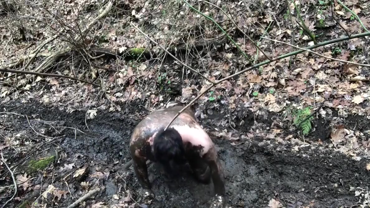 Fag Ryan Geraghty Playing In Mud