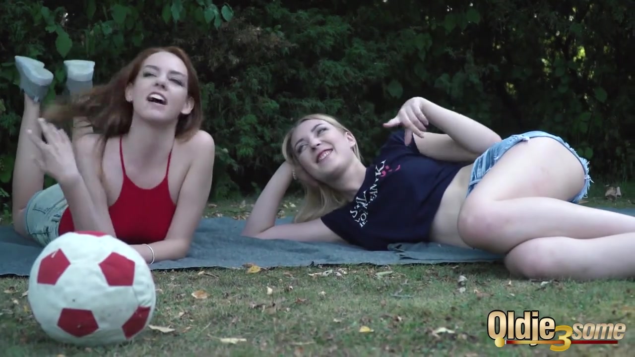 Revitalizing that old dick with a threesome