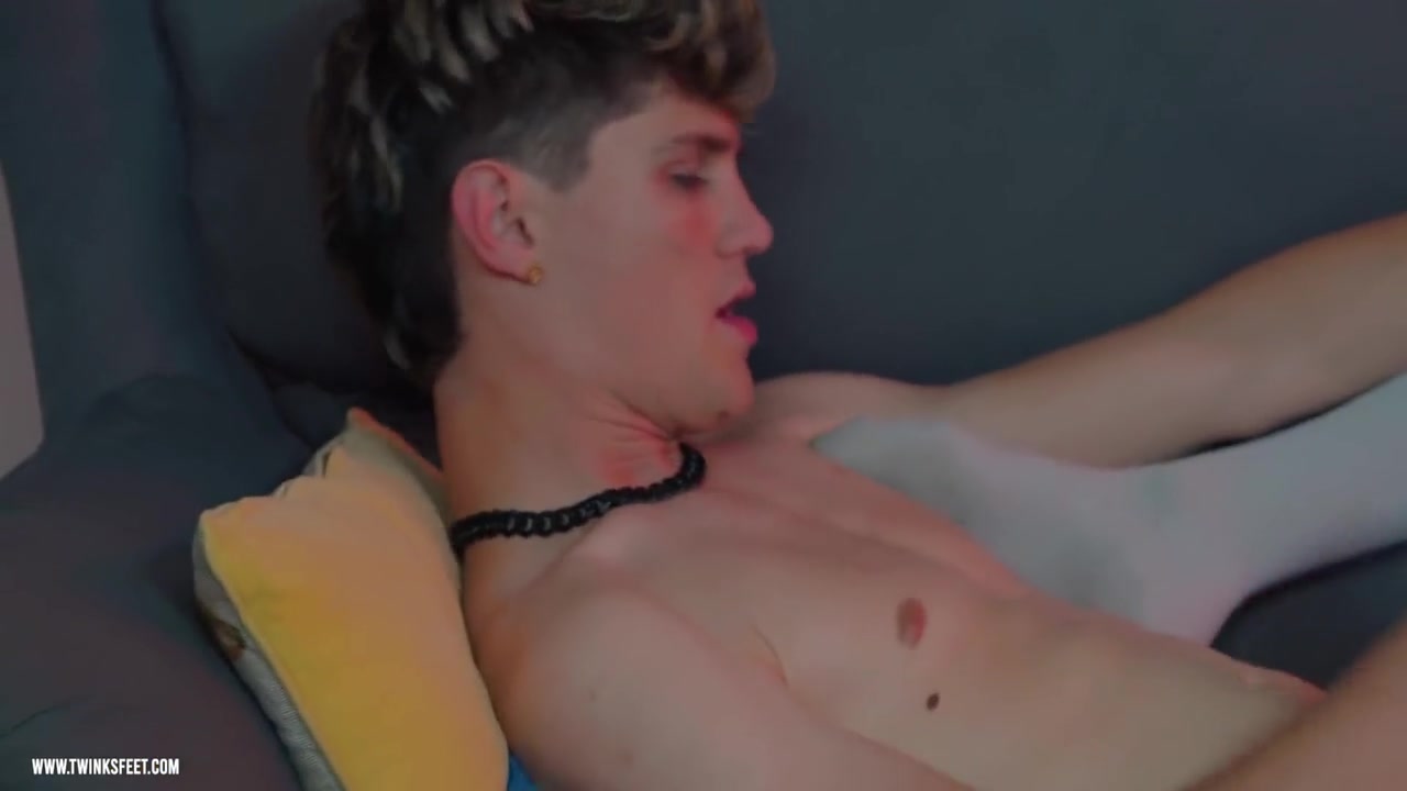 Socks And Twinks: Unfiltered Passion