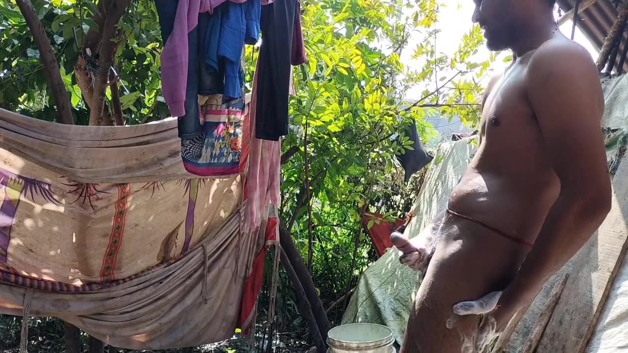 Gay Boy - This Boy Does Not Have A Girlfriend There Is At Home So While Taking Bath In The Afternoon He Bent Over Shook Penis