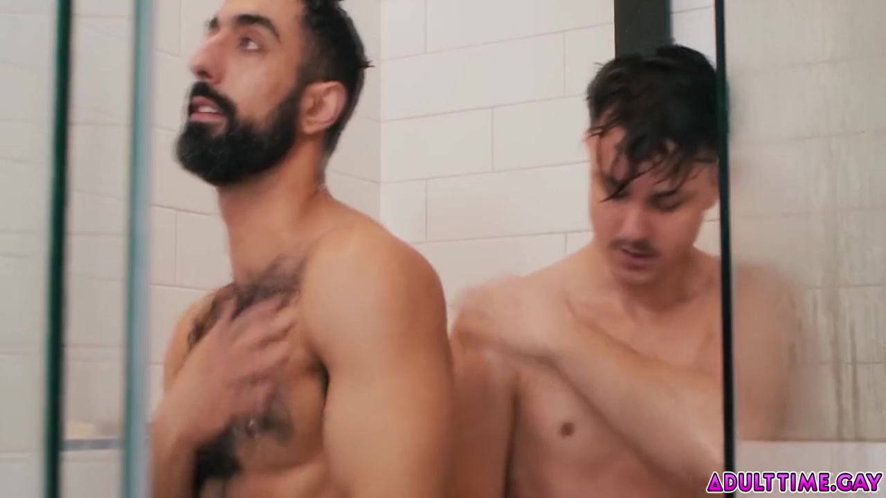 Oh No! How Awkward Is This Gets A Boner When Taking A Shower With His Best Friend The Two Buddies End Up Masturbating Together In The Shower! 6 Min With Enzo Muller, Ali Rush And Gay Porn