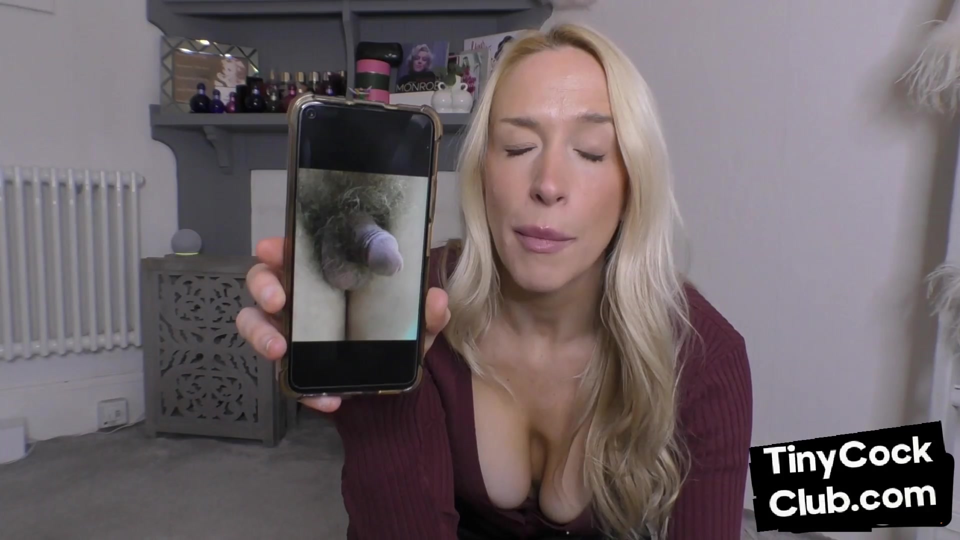 British SPH domina makes fun of losers with small dickie
