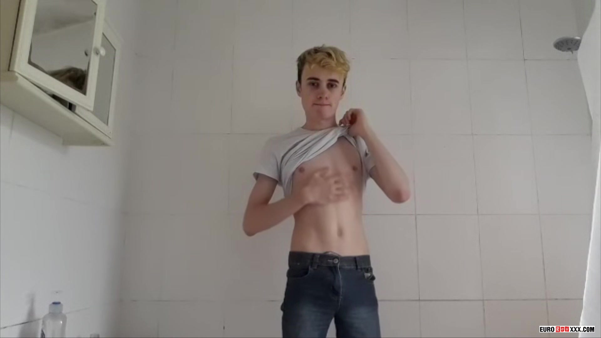Squirting Cum In The Shower - Harry Alexander