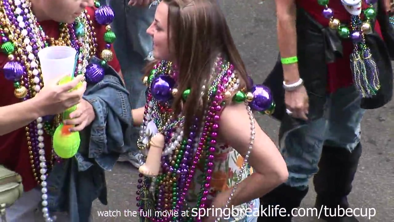 SpringBreakLife Video: Mardi Gras Flashers