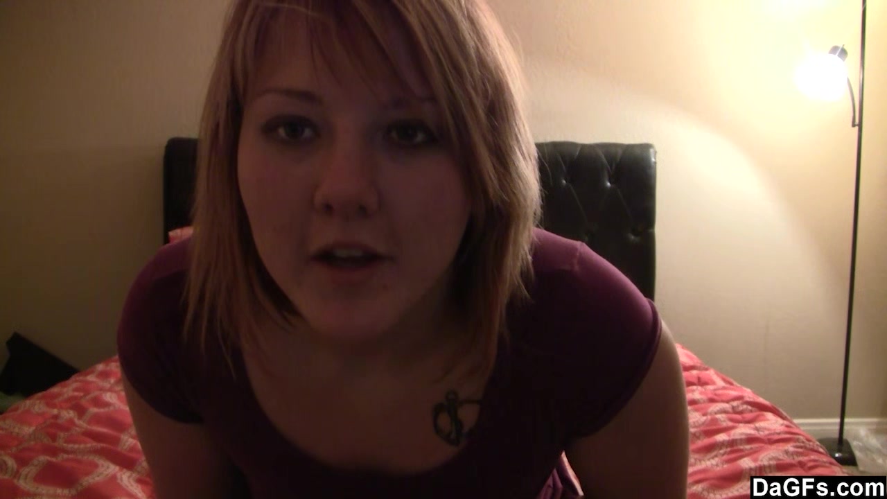 Cute Amateur With Thick Thighs Masturbates
