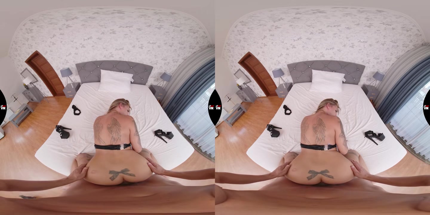 Horny Italian Slut Gets It In Her Ass