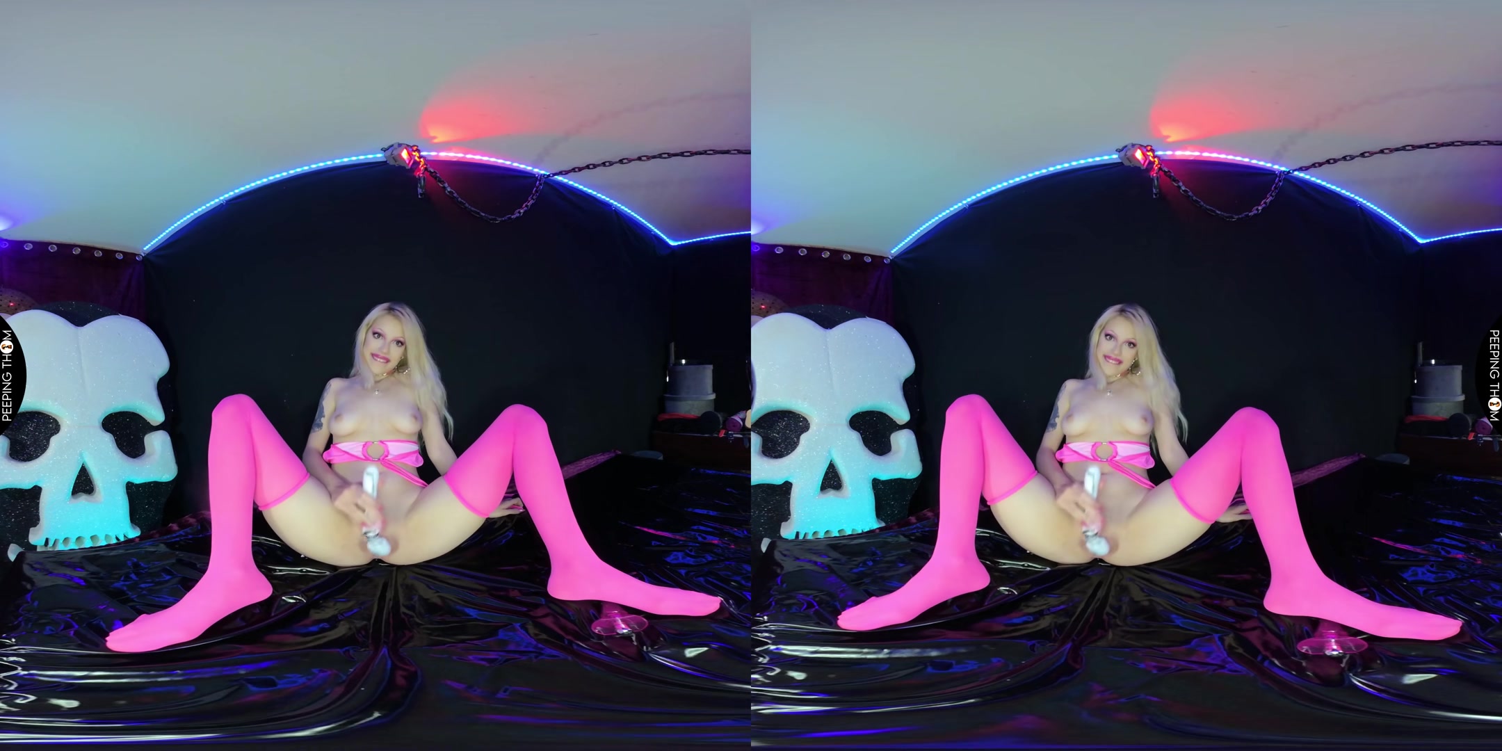 Tiny Squirting teen 18+ - PeepingThom