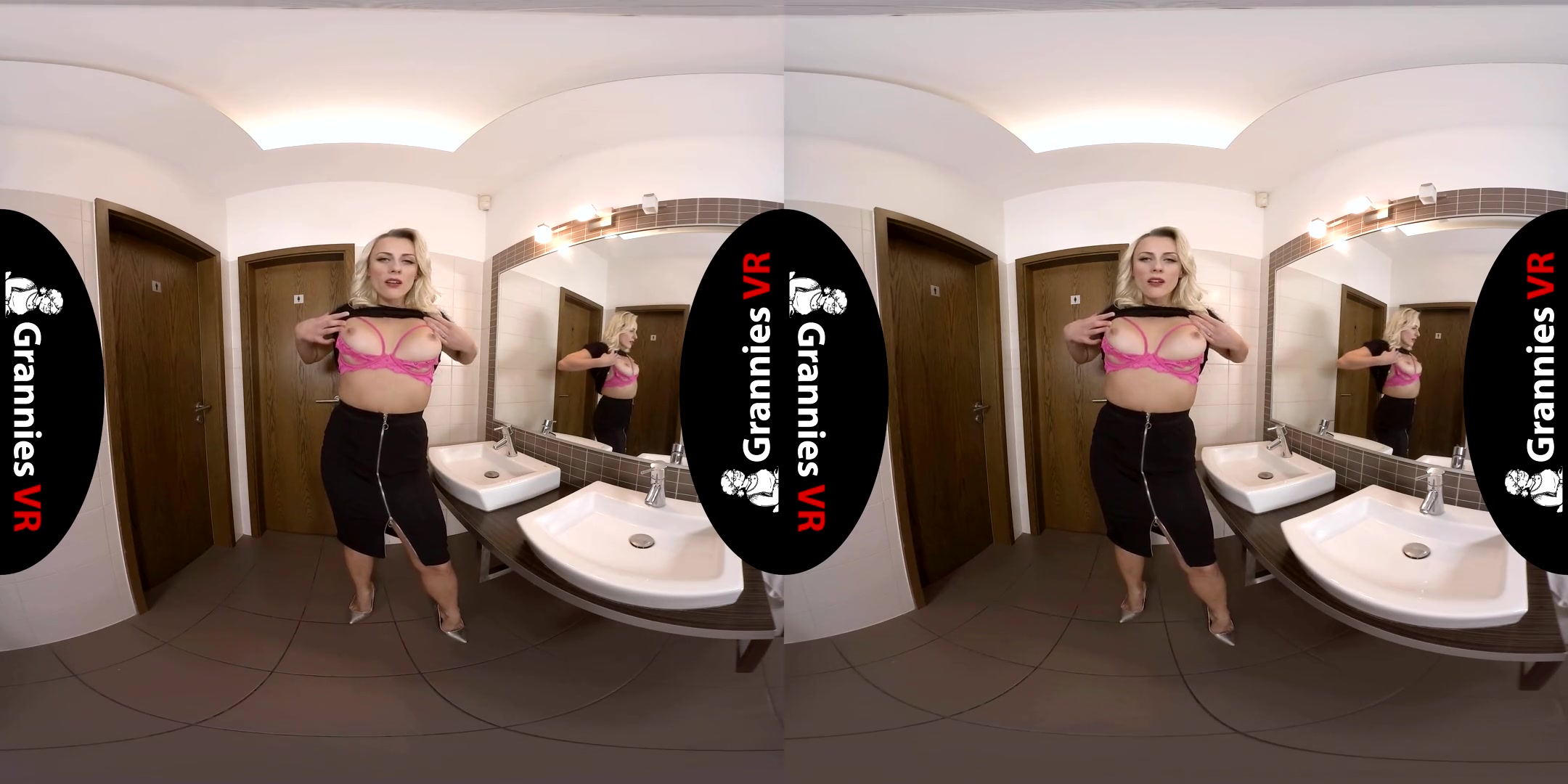 Masturbates in Restroom - SexLikeReal