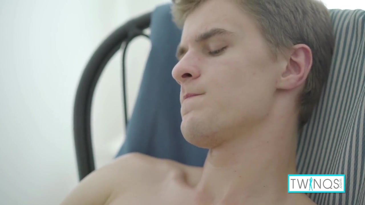 Alex Ander In Skinny Blonde Twink Pokes His Butt With A Dildo!
