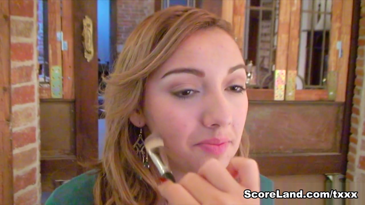 Chesty Chica 3 - Paola Rios - Scoreland