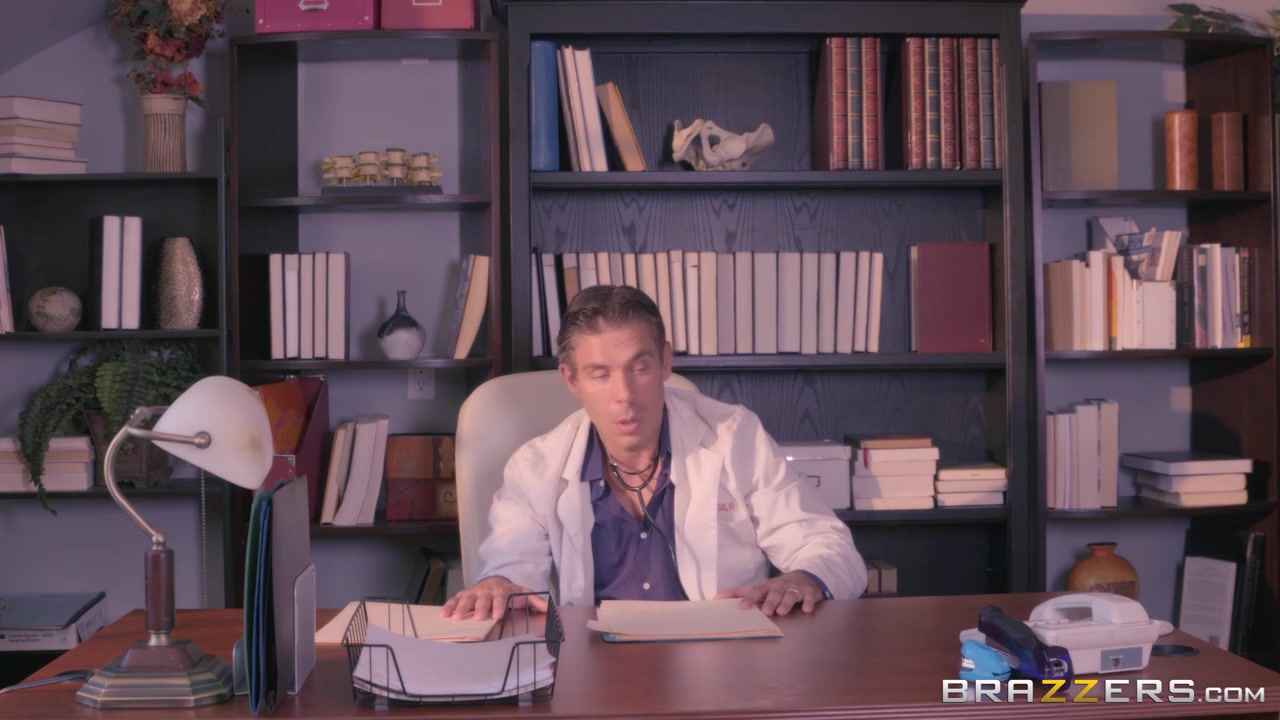 Rachel RoXXX & Mick Blue in Doctor Daydream - Brazzers