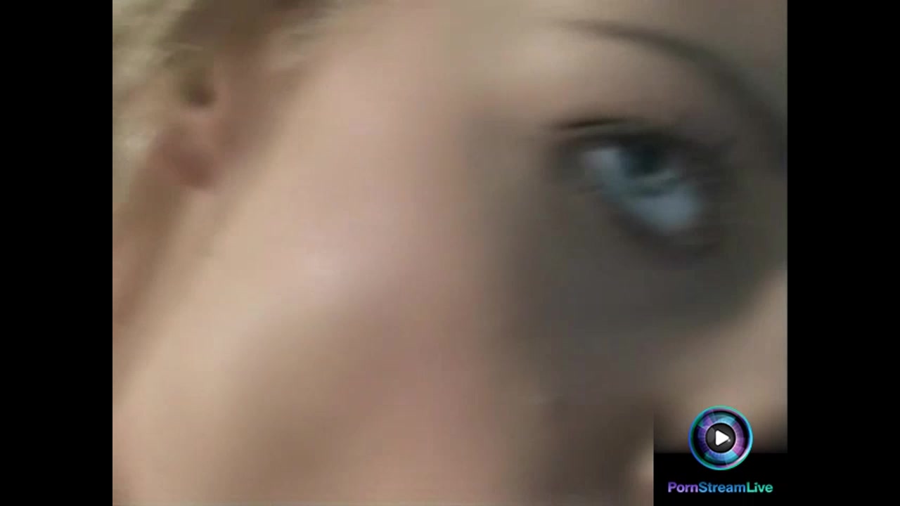 Leslie and Mia Stone wild threesome