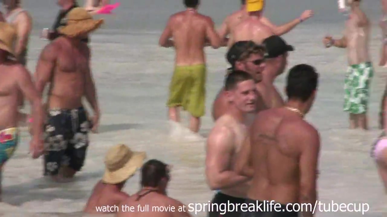SpringBreakLife Video: Topless Twins In The Water