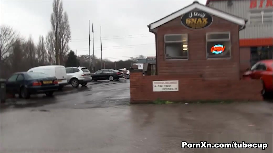 No Panties Pissing! - PornXn