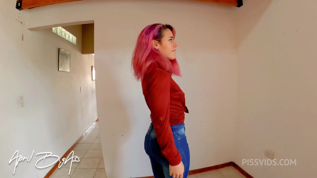 I pee, I couldn't hold it and I exploded with pee, my stepfather gives me even more pee!!! - PissVids
