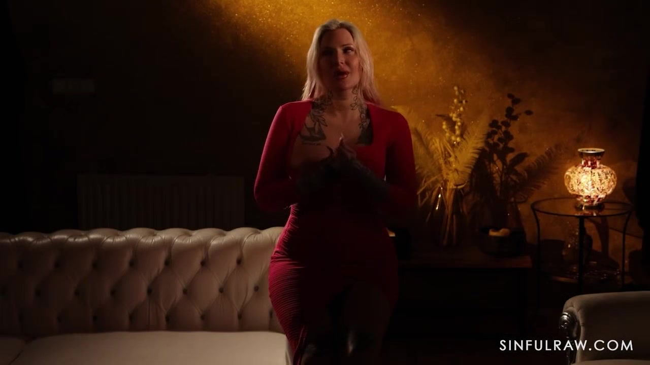 Husband makes Wife Squirt after Filming her with BBC - Sinfulraw