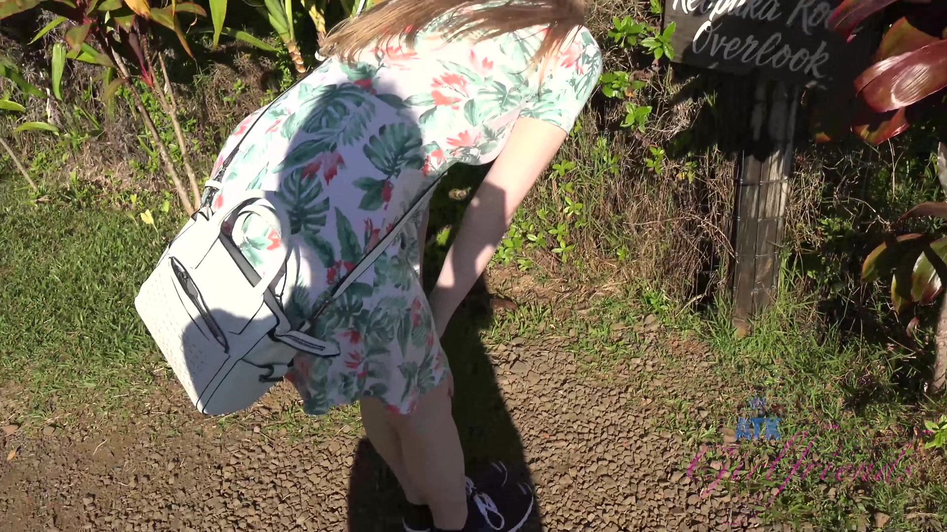 Virtual Vacation On Hawaii With Young And Nasty Dolly Leigh 6/11