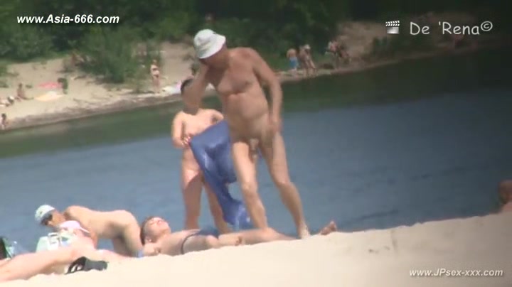 peeping Naturist Beach.26
