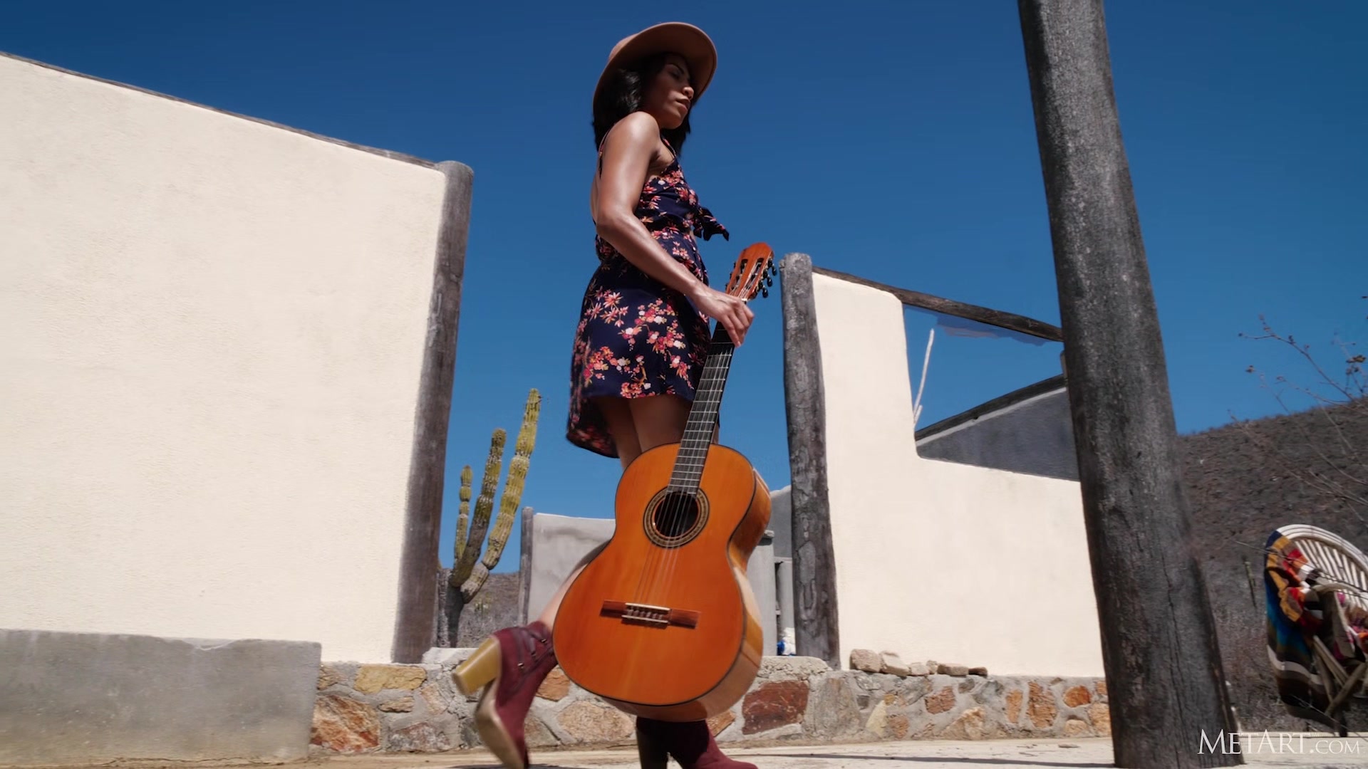 Pull My Strings - Fatima