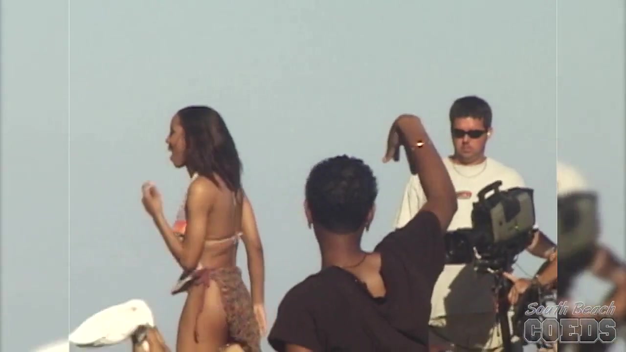Ass and Titty Watching on South Beach Miami Florida - SouthBeachCoeds