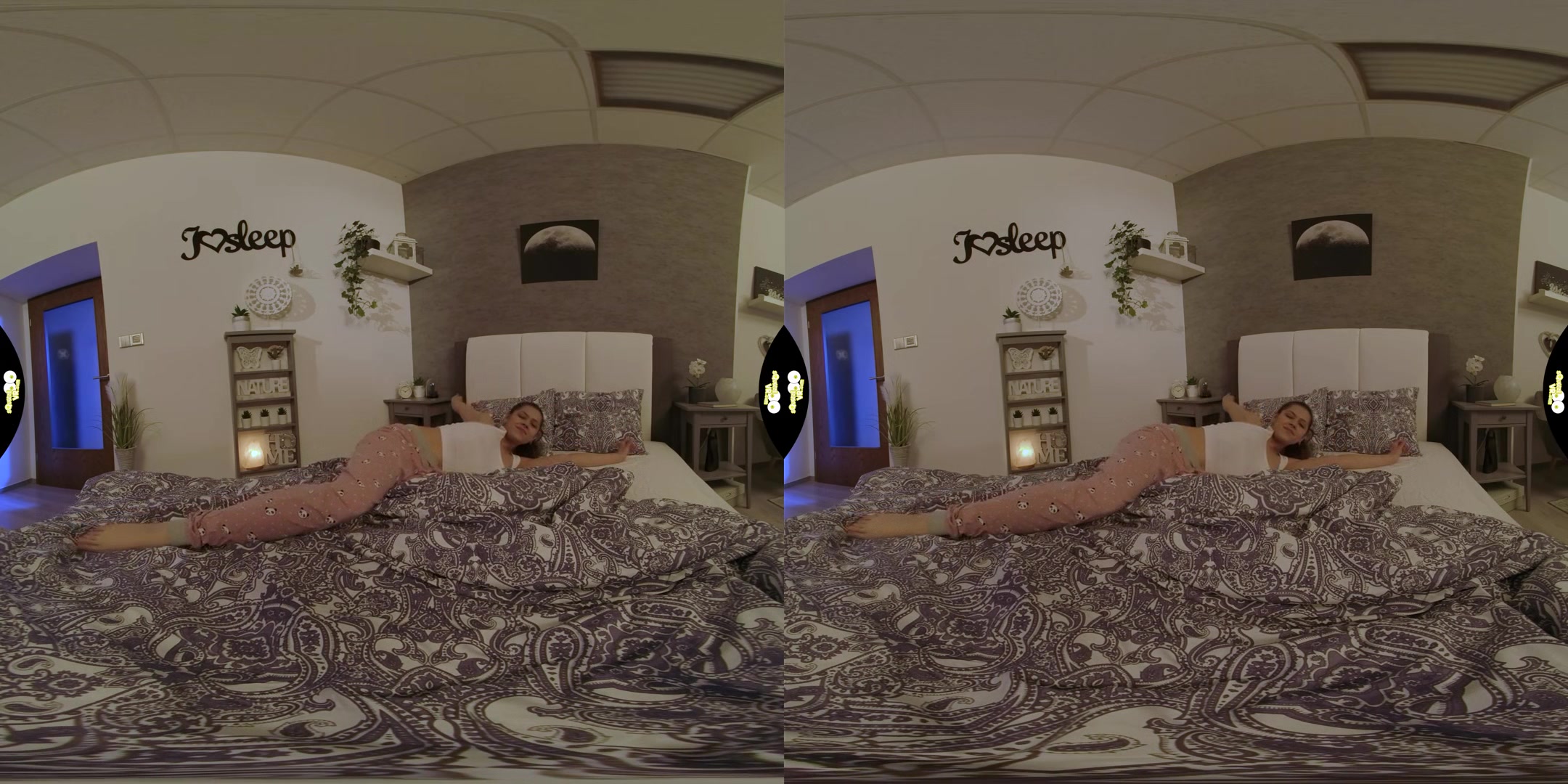 Sweet; Morning Masturbation with Amateur Brunette