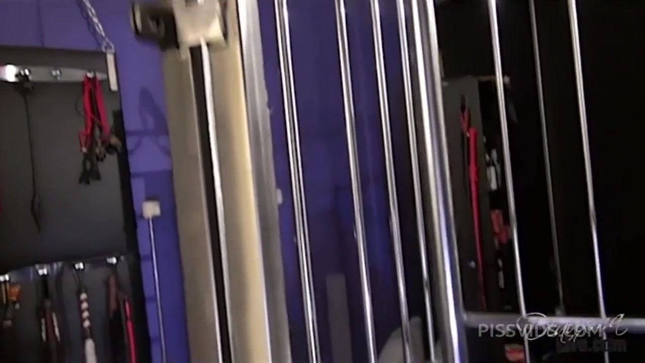 Caged and Squirting - PissVids