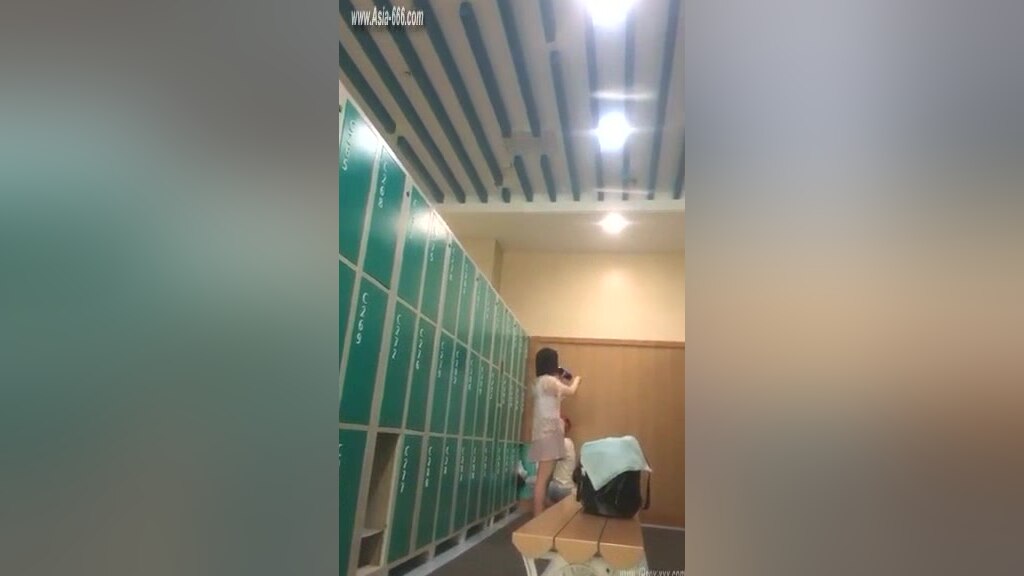 peeping chinese public bathroom.6