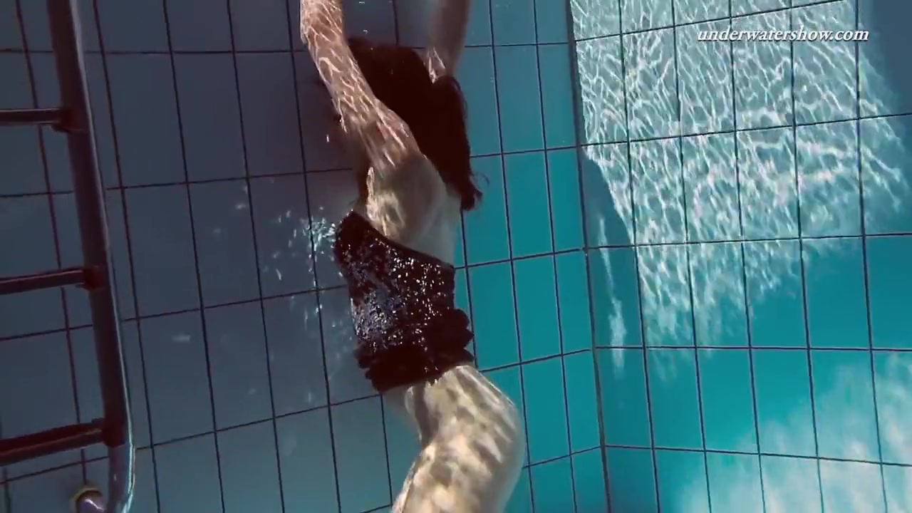Sima Shows Her True Nature Underwater