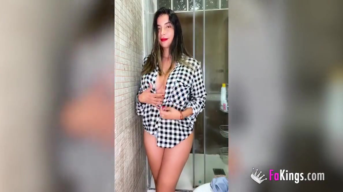 Sexy Red - Our Sexy Latin Stepmommy Daniela Melo Wants To Try A Hardcore Debut !