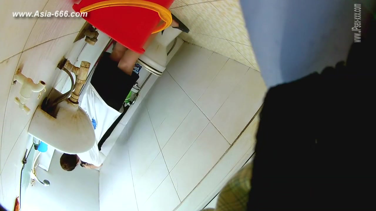 peeping chinese bath.67