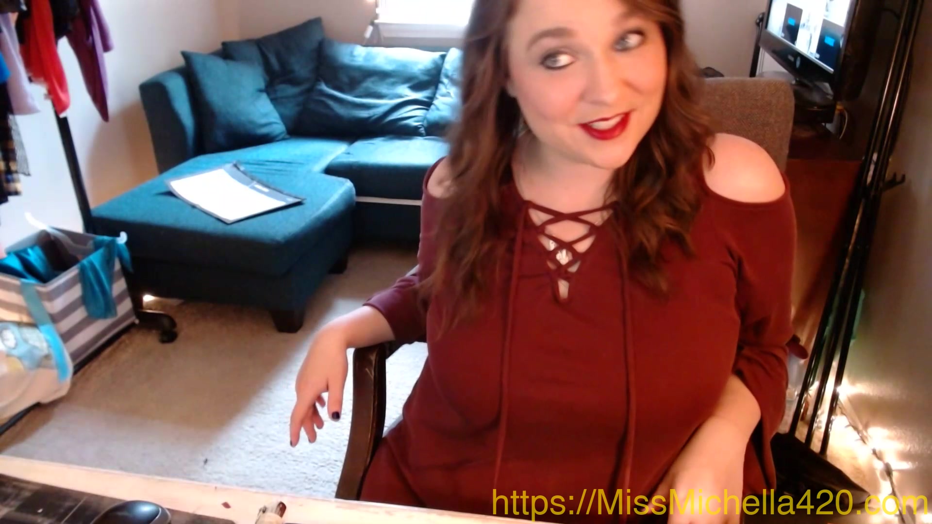 Worshipping Your Mistress Is Always The Best Way To Get Her Attention - Missmichella420