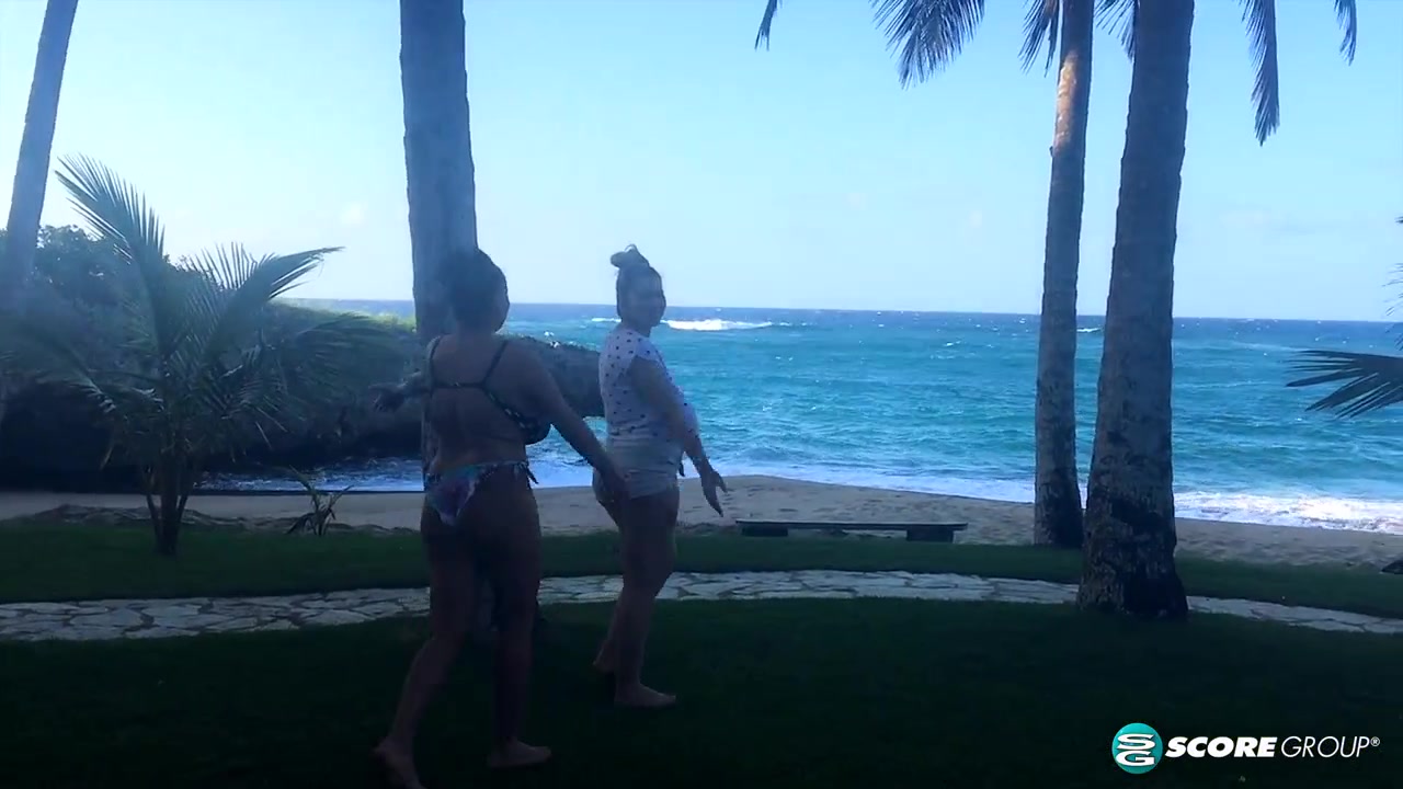 Erin & Helen Star's Swinging Island Diary - ScoreLand
