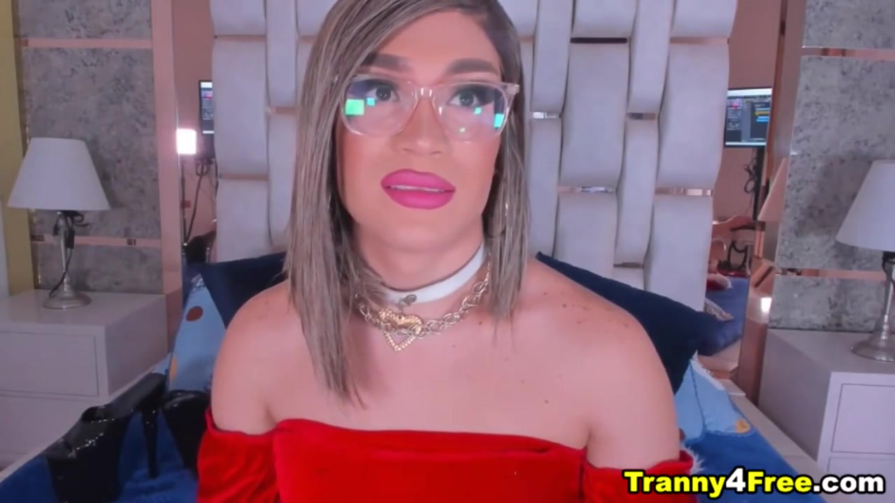 This adorable Shemale twerks her big dick
