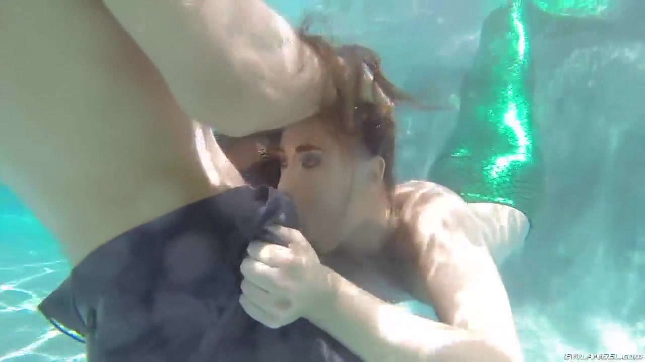 Quick Bj from a mermaid