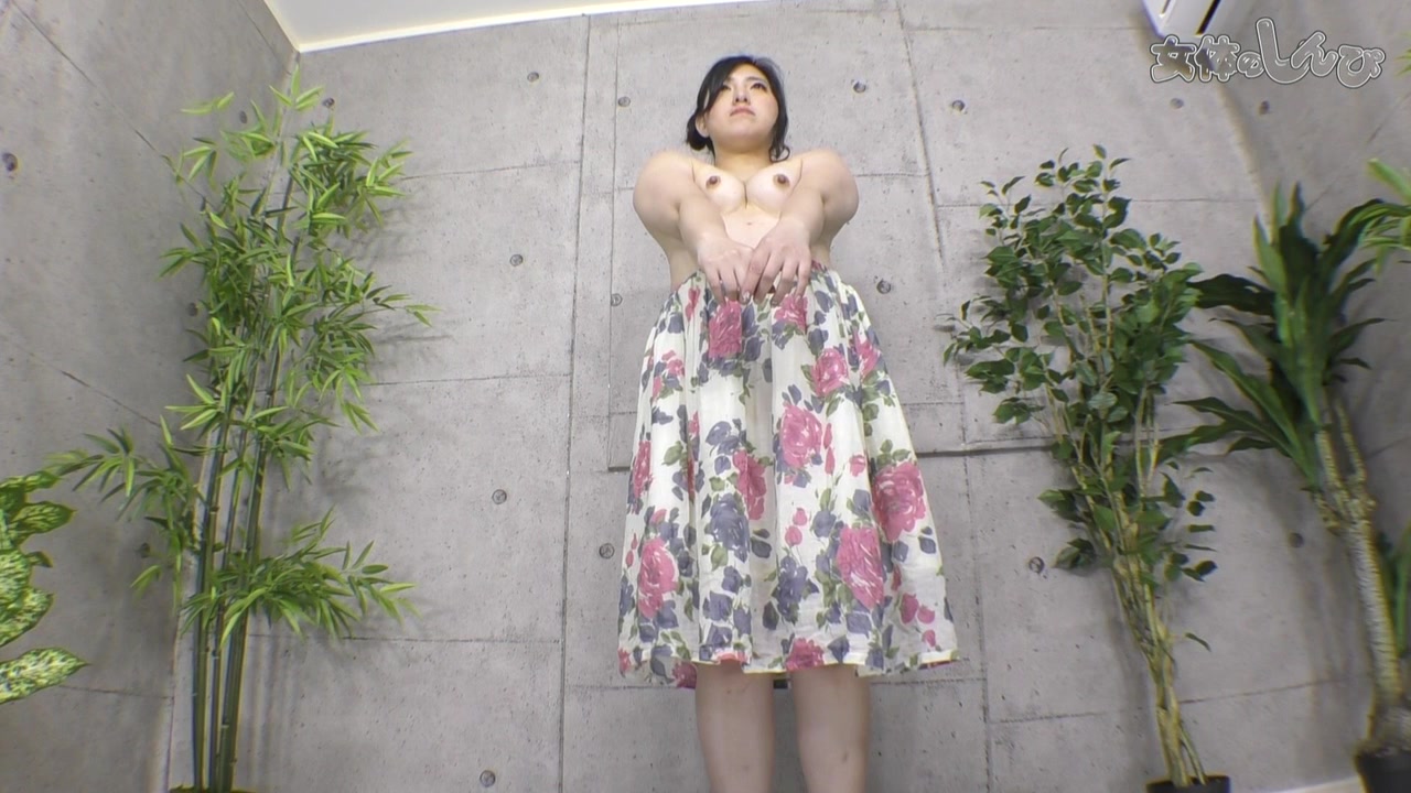 The woman who responds to the directions indifferently deadpan - Fetish Japanese Video