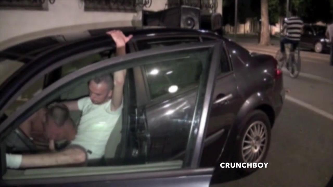 Amazing Risky Exhib In The Car On The Street - ExhibBoys
