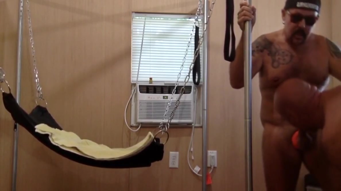 Gloryhole Gay Enjoys Sucking Hard Cock B4 Anal Fucking