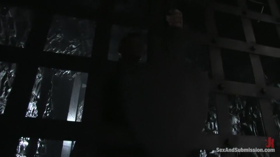 Anal Queen Aline