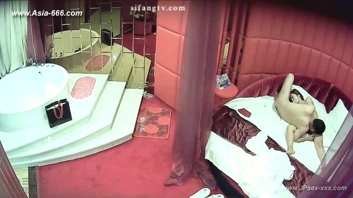 Hackers use the camera to remote monitoring of a lover's home ***