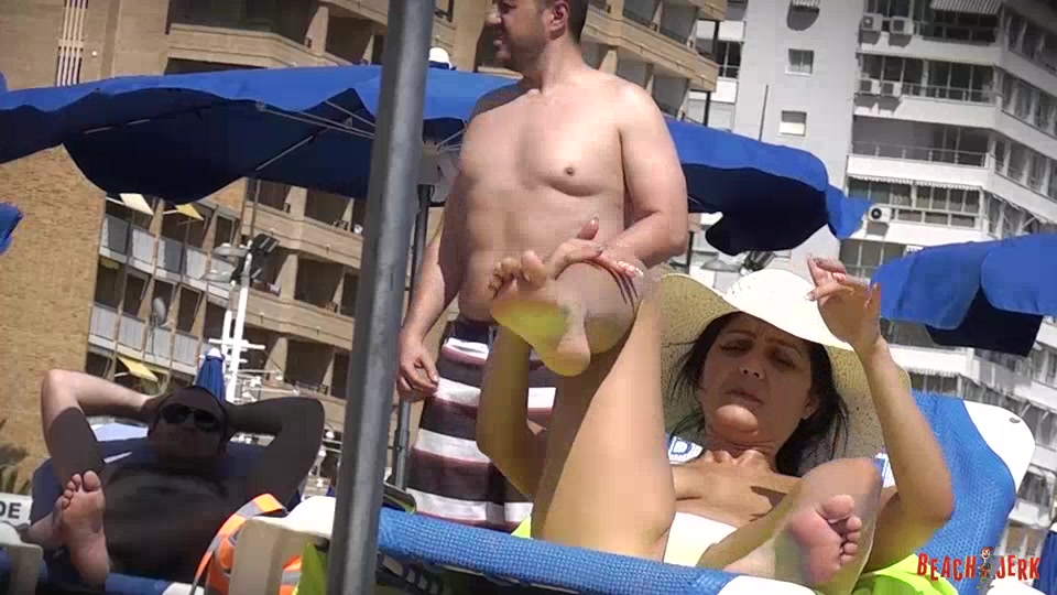 Boobs and sunbeds 07 - BeachJerk