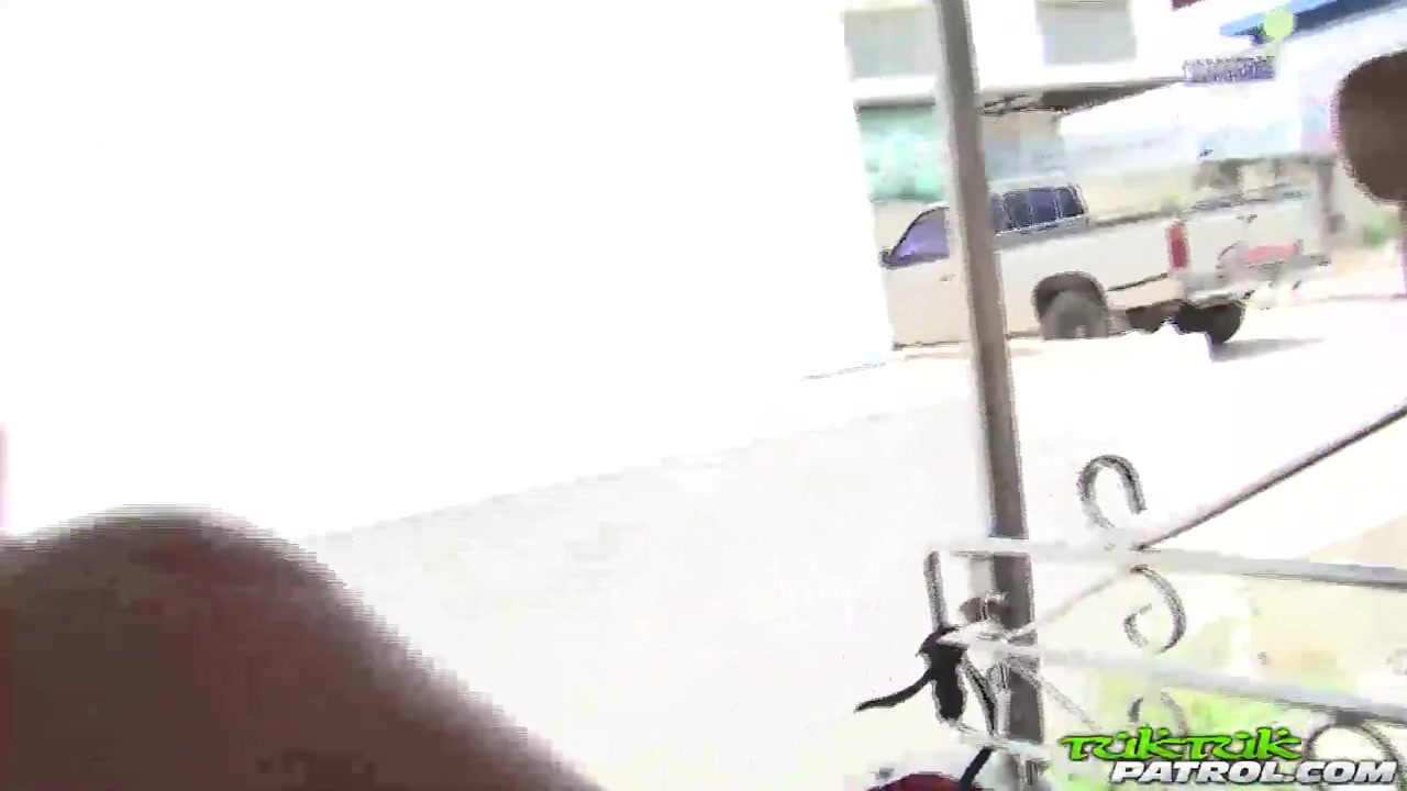 Hitchhiker Lek - Blowjob & Bate - TukTukPatrol